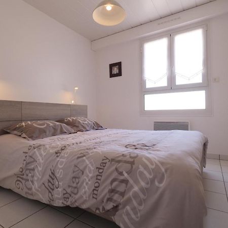 Un Appartement Sur La Marina De St-Gilles Сен-Жиль-Круа-де-Ви Экстерьер фото