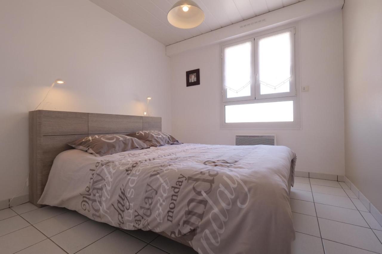 Un Appartement Sur La Marina De St-Gilles Сен-Жиль-Круа-де-Ви Экстерьер фото